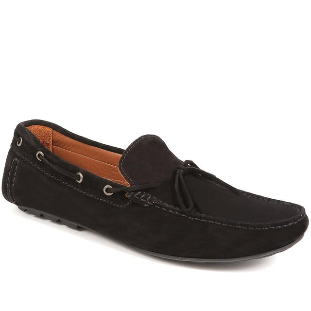 Discover the epitome of luxury with our exquisite leather moccasins, meticulously crafted from premium leather to provide unparalleled comfort and sophistication. These timeless slip-on shoes boast a streamlined silhouette and supple leather lining, making them the ideal choice for those seeking both style and refinement.