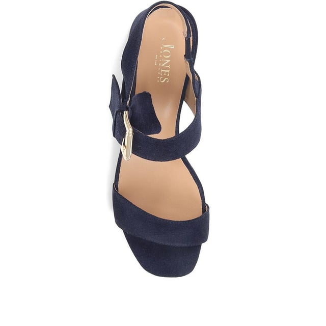 With a block heel and a single strap for added comfort, Kassidy is the block heeled shoe that is as functional as it is fabulous. Whether you want something more dressy for the office or you're itching for a sensible yet statement option for an occasion, we've got you covered.