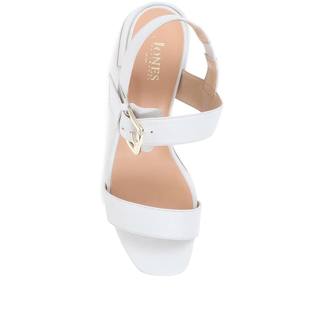 With a block heel and a single strap for added comfort, Kassidy is the block heeled shoe that is as functional as it is fabulous. Whether you want something more dressy for the office or you're itching for a sensible yet statement option for an occasion, we've got you covered.