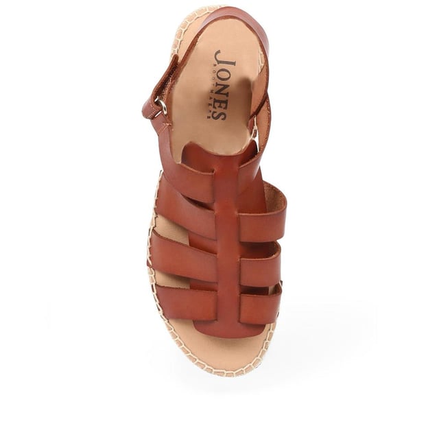 Step out with supreme summer style on your side with these Belisa flatform sandals, easily dressed up or down for dressy or casual occasions alike. Allow a multitude of quality leather straps to encase the foot, leaving enough room to be breathable and comfortable in the summer heat.