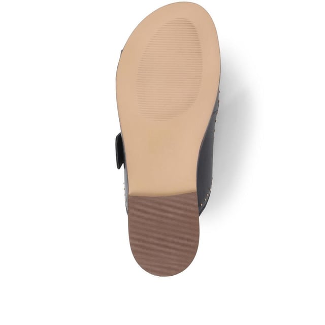 Introducing the ultimate pair of ladies casual mule sandals, perfect for those who like to keep their style effortless yet elegant. Crafted from premium leather and adorned with silver studded embellishments, these sandals will step you through any day to night look.