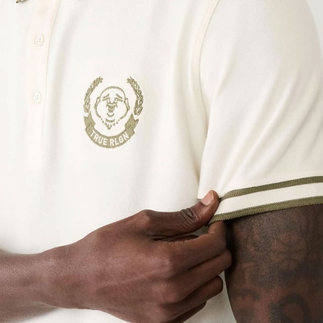 True Religion Mens Polo Shirt
Style Code: 107628
100% Cotton
Made in India
Embroidered Buddha in Laurel Design on The Chest
Short Sleeve
Ribbed Collare & Sleeve
Soft Cotton Fabric
Regular Fit
Machine Washable
Split Side Hem