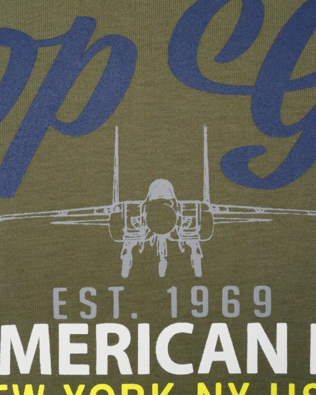 Das Shirt ist mit einem schönen aufgedruckten Logo ausgestattet. Mit dem einzigartigen Aufdruck und dem bequemen Schnitt ist dieses Shirt ein wahres "Must Have".