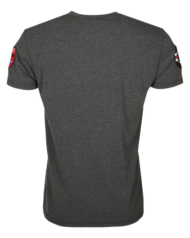 Het shirt heeft een comfortabele V-hals. De sportieve snit maakt het zeer comfortabel om te dragen. Het heeft het typische borduursel op beide armen met Top Gun letters in het rechter embleem.