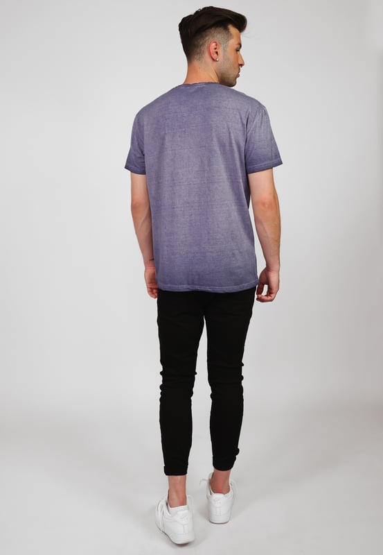 Het shirt heeft een prachtige Top Gun print. Met deze unieke print en de comfortabele snit is dit shirt een echte "must have".