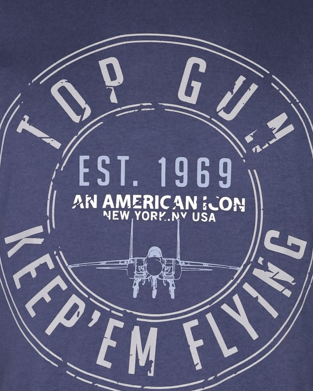 Het shirt is bedrukt met prachtige Top Gun letters. Met zijn unieke print en comfortabele snit is dit shirt een echte must-have.
