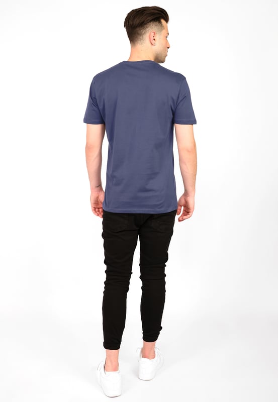Het shirt is bedrukt met prachtige Top Gun letters. Met zijn unieke print en comfortabele snit is dit shirt een echte must-have.