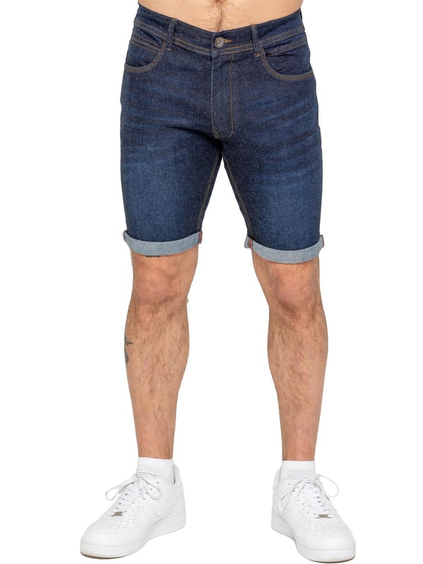 Die Enzo Herren Stretch Denim Shorts bieten die perfekte Kombination aus Stil und Komfort. Mit einer schmalen Passform und aus elastischem Stoff gefertigt, sorgen sie für Flexibilität und einen eleganten Look. Mit klassischem 5-Pocket-Design, Reißverschluss und einem umgeschlagenen Saum für einen modernen Touch sind diese Shorts ein Muss für jede legere Garderobe. Ideal für warme Tage, vereinen sie Praktikabilität mit mühelosem Stil.
