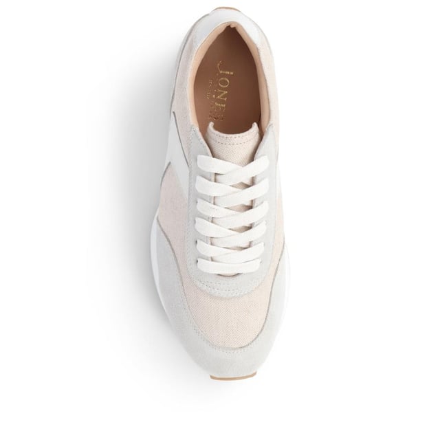 An update on the retro runner silhouette, the Babetta Leather trainers are sculpted from buttery soft leathers and feature a bold contrasting colour palette.
