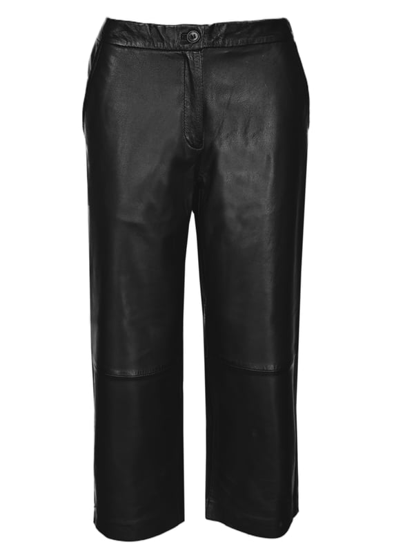 Diese Damen-Lederhose der Marke JCC besteht aus feinem Lamm-Nappaleder und besitzt durch den elastischen Bund einen hohen Tragekomfort.
