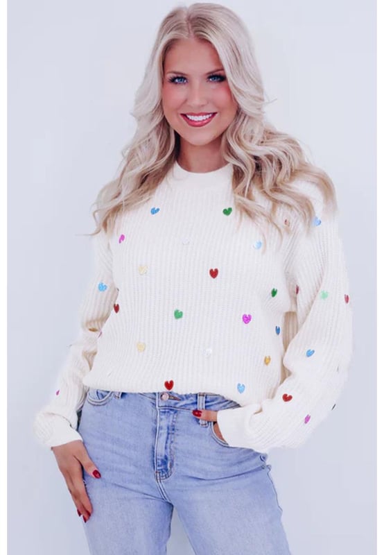 Patrón de corazón en forma de lentejuelas beige  
Tejido de punto tipo waffle suave  
Cuello redondo clásico  
Diseño de corazón con lentejuelas que llama la atención  
Suéter glamuroso ideal para looks casuales  
Material: 50% Viscosa 28% Poliéster 22% Poliamida