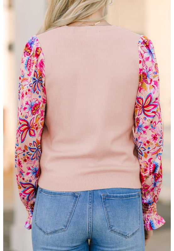 Floral patchwork sleeves for a unique look
  Classic crew neck design that is versatile and flattering
  Knitted sweater perfect for layering and adding texture
  Shirred cuffs on ruffle sleeves for trendy detail
  High elasticity for a comfortable fit
Material: 52% Viscose 26% Polyester 22% Polyamide
