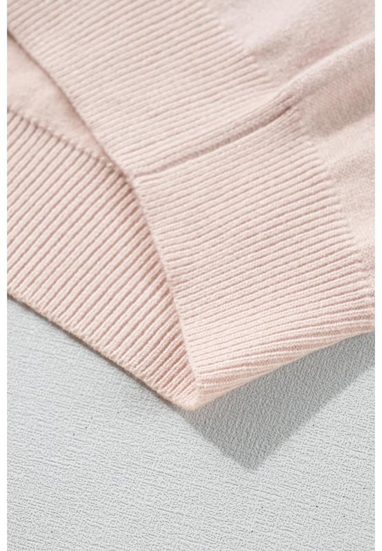 Floral patchwork sleeves for a unique look
  Classic crew neck design that is versatile and flattering
  Knitted sweater perfect for layering and adding texture
  Shirred cuffs on ruffle sleeves for trendy detail
  High elasticity for a comfortable fit
Material: 52% Viscose 26% Polyester 22% Polyamide