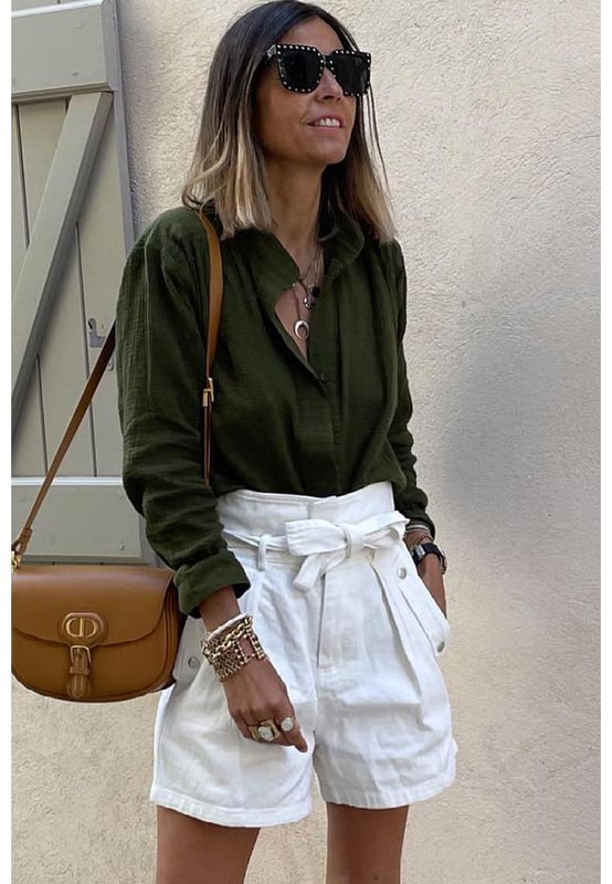 Inspired by vintage fashion
  Crinkle
  textured fabric for a unique and distinctive touch
  Button
  up front for versatile styling options
  Turn
  down collar suitable for both casual and formal occasions
  Available in multiple sizes: S M L XL
Material: 100% Cotton