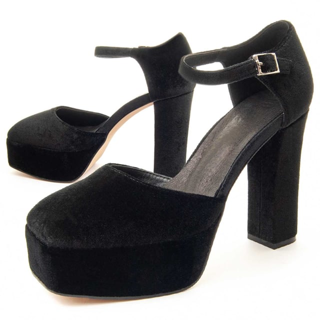 Zapato de tacón para mujer. Ajuste cómodo. Plantilla acolchada. Suela antideslizante. Costuras reforzadas. Fabricado por otras marcas para nuestra marca.