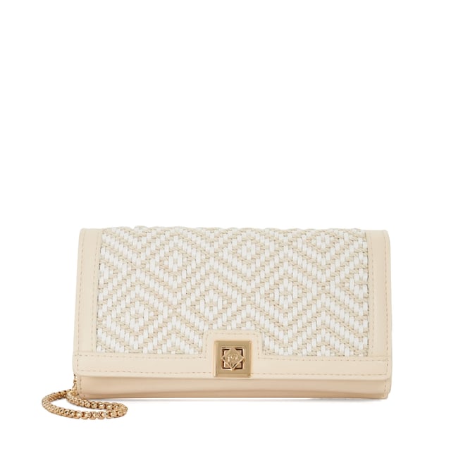 Perfect for both day and evening looks, Knebworth is a classic and versatile piece you'll want by your side at every event. With eye-catching gold-tone fittings, a textured front and a secure twist lock fastening, it's a functional and fashionable piece that can be worn all year round. The adjustable chain strap and internal zip pocket offer convenience and style in one.