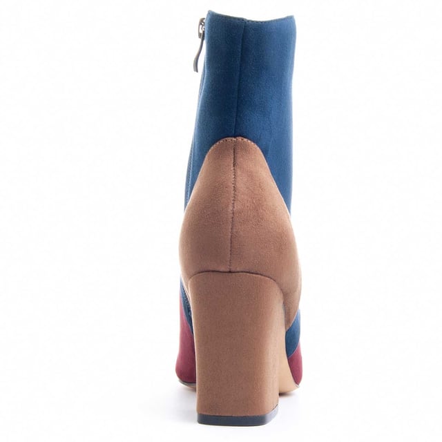Comfortable women's ankle boot. Comfortable fit. Padded insole. Non-slip sole. Reinforced stitching. Made by other brands for our brand.
