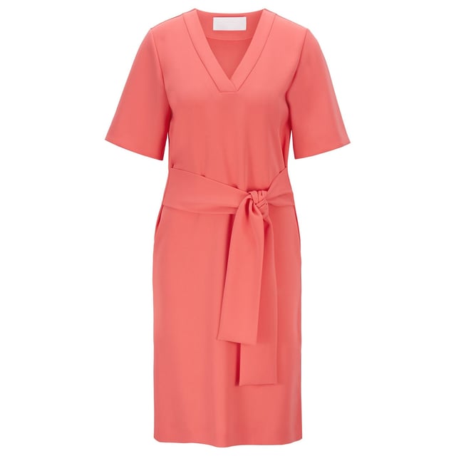 Dames BOSS Dakali Dress in roze.- V-hals.- Korte mouwen.- Riem.- Relaxed fit.- 69% Triacitate 31% Polyester- Ref: 50411307677