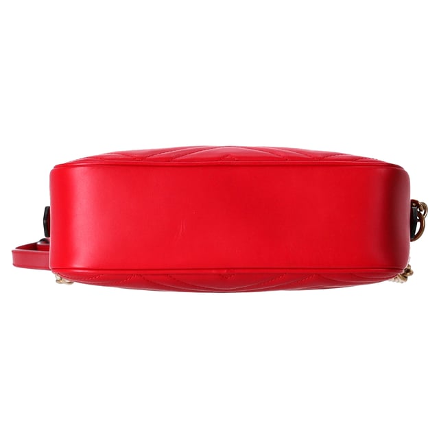 VINTAGE, RRP AS NEW
The Gucci Small GG Marmont Camera Crossbody Bag in Red Leather is a bold, luxurious accessory that embodies both style and practicality. Crafted from rich, quilted red leather, this bag features the iconic GG logo plaque on the front, adding a touch of timeless elegance. The crossbody strap offers hands-free convenience while ensuring comfort throughout the day. Its compact yet spacious design makes it ideal for carrying your essentials in style, whether you're heading out for a day in the city or a night out on the town.

Styling Tip: Pair this striking red crossbody bag with a simple monochrome outfit to let the bag take center stage. For a more polished look, combine it with a tailored blazer, skinny jeans, and ankle boots. Alternatively, for a more casual vibe, wear it with a relaxed t-shirt and denim skirt or pants. The red leather adds a bold pop of color to both neutral and vibrant outfits, making it a versatile and eye-catching addition to any wardrobe.

Gucci Small GG Marmont Camera Crossbody Bag in Red Leather


Condition: Excellent
Signs of wear: No retail tag, No visible sign of wear., 
Packaging: None
Color: Red 
Material: Leather | leather
Size: One Size | One Size
Measurements: Width: 70; Height: 150; Length: 240; Strap length: 1260
SKU: NAPPUDEBA458420W