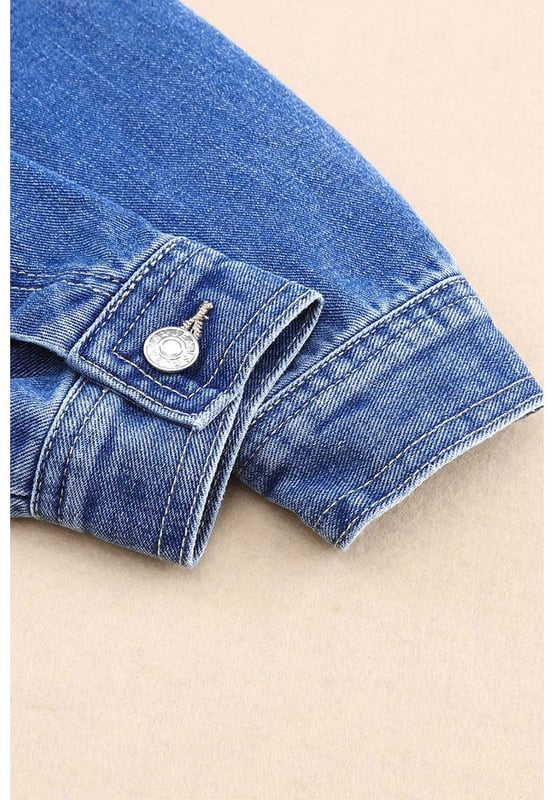 Blue Chest Pockets Drop Shoulder Loose Denim Jacket
  Metal buttons for durability
  Drop shoulder design for a comfortable and effortless look
  Chest pockets for practicality
  Available in various sizes
  Perfect for layering
Material: 75% Cotton 12.7% Polyester 12.3% Viscose