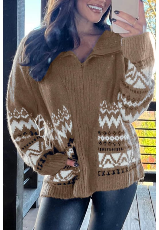 Cardigan occidental impreso, audaz y elegante  
Detalles de ribete acanalado para agregar textura y sofisticación  
Cierre de cremallera para versatilidad  
Cuello doblado para un toque clásico y moderno  
Alta elasticidad para un ajuste cómodo  
Material: 42% Acrílico 30% Poliéster 28% Poliamida