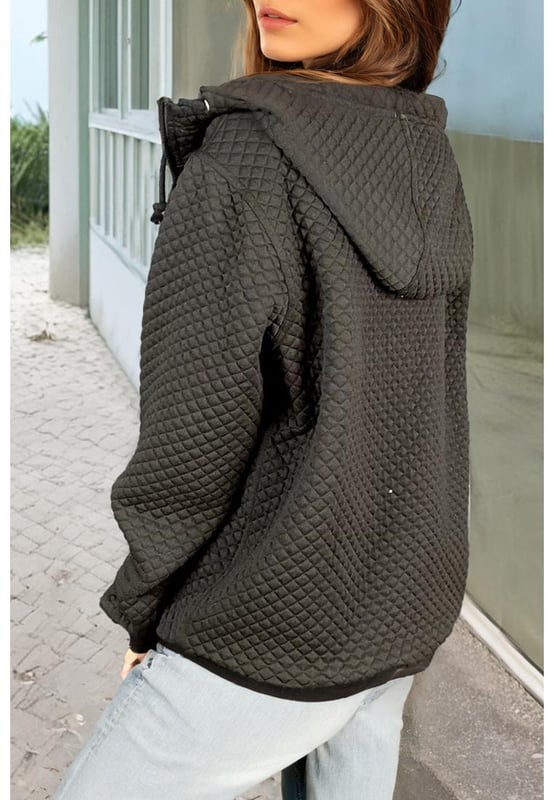 Textured and cozy quilted jacket
  Stylish hood for added warmth
  Convenient side pockets
  Easy zip
  up closure
  Available in a variety of sizes
Material: 97% Polyester 3% Elastane