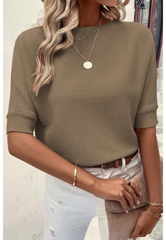 Timeless and elegant design
  Ribbed texture for sophistication and visual interest
  Comfortable half sleeves and crewneck
  Versatile design for effortless styling
  High
  quality construction for long
  lasting wear
Material: 55% Acrylic 45% Cotton
