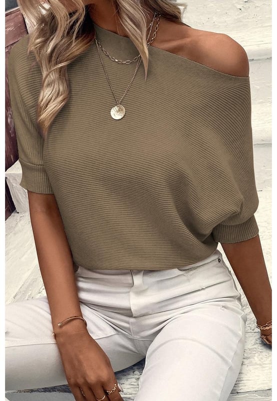 Timeless and elegant design
  Ribbed texture for sophistication and visual interest
  Comfortable half sleeves and crewneck
  Versatile design for effortless styling
  High
  quality construction for long
  lasting wear
Material: 55% Acrylic 45% Cotton