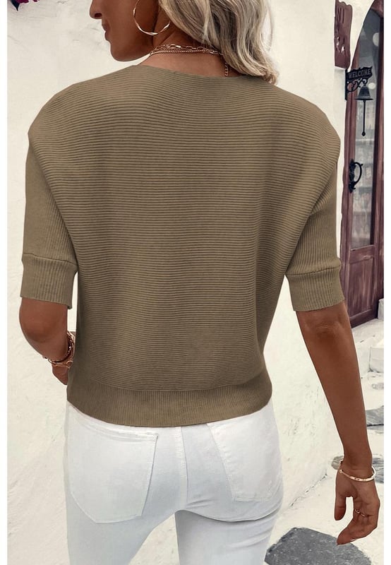 Timeless and elegant design
  Ribbed texture for sophistication and visual interest
  Comfortable half sleeves and crewneck
  Versatile design for effortless styling
  High
  quality construction for long
  lasting wear
Material: 55% Acrylic 45% Cotton