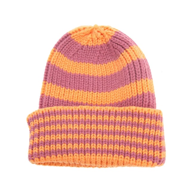 New Era Stripe Knit Beanie in orange.- Striped pattern.- Turn-Up brim.- Woven flag label.- New Era flag embroidered on left.- 100% Acrylic.- Ref: 60565459