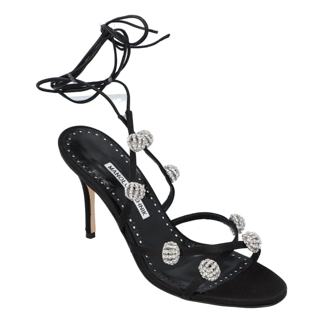 Elsaka Sandalen 100mm

Schwarz, Kalbsleder, Lederinnensohle mit geprägtlichem Logo, Kristallverzierung, offene Zehenpartie, Schleifenverschluss hinten, hoher Absatz.

Zusammensetzung
Sohle: Kalbsleder 100 %

Obermaterial: Viskose 100 %

Futter: Kalbsleder 100 %
