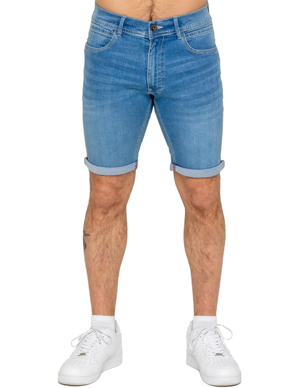 De Enzo Denim Stretch Shorts voor heren bieden de perfecte mix van stijl en comfort. Ontworpen met een slim fit en gemaakt van stretchstof, zorgen ze voor flexibiliteit en een gestroomlijnde look. Met een klassiek 5-pocket ontwerp, een ritssluiting en een omgeslagen zoom voor een moderne touch zijn deze shorts een must-have voor elke casual garderobe. Ideaal voor warm weer en praktisch en moeiteloos modieus.