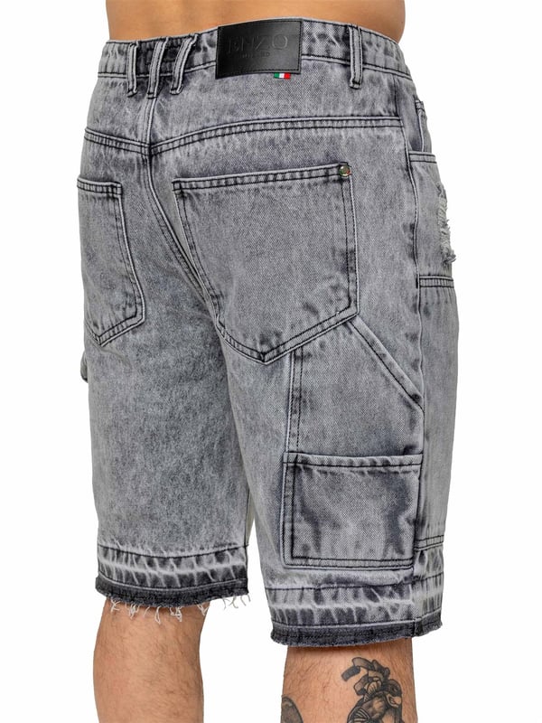 Mejora tu estilo urbano con los Enzo Milano Distressed Carpenter Shorts, que combinan utilidad resistente con un estilo sin esfuerzo. Diseñados para un ajuste holgado, estos pantalones cortos cuentan con un panel y presilla de carpintero clásico, perfectos para un look funcional y moderno. Su diseño de 5 bolsillos garantiza practicidad, mientras que los remaches de marca y un clip de bolsillo metálico con el logo de Enzo aportan un toque distintivo. El bajo desgastado realza la estética vintage y usada, convirtiéndolos en una prenda destacada para un estilo casual. Acabados con un cierre de cremallera, estos pantalones cortos ofrecen durabilidad y estilo para tu día a día.