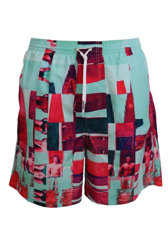 Marca: DSQUARED2  
Estilo: Bañador tipo boxer  
Color: Multicolor con estampado  
Material: 100% Poliéster  
Cintura elástica con cierre de cordón  
Detalles de logo  
Excelente ajuste y comodidad  
Apto para mujeres
