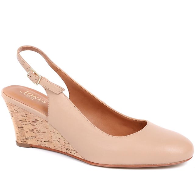 Add a touch of glamour to those occasionwear looks while keeping it comfortable with Zahra, seated on an easy wedge to distribute your weight and slingback strap across the heel to ensure they stay put.