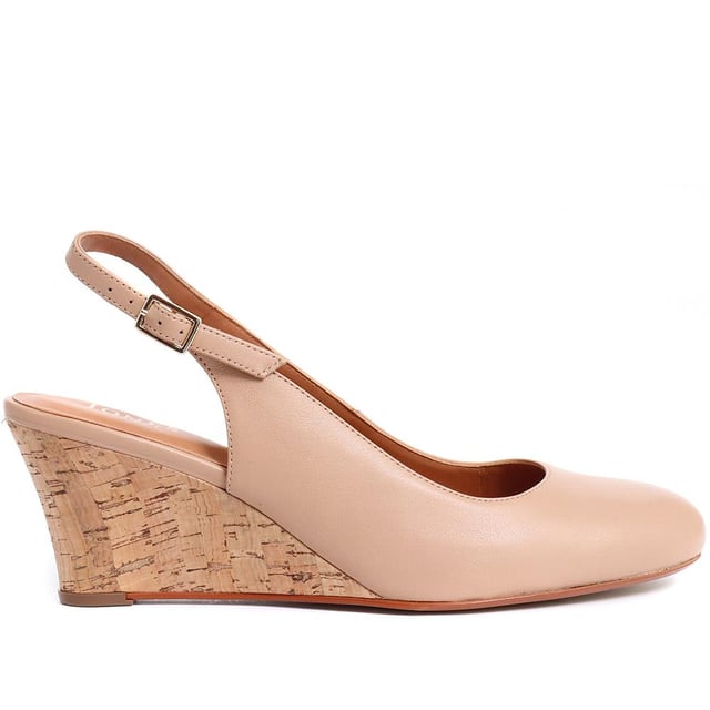 Add a touch of glamour to those occasionwear looks while keeping it comfortable with Zahra, seated on an easy wedge to distribute your weight and slingback strap across the heel to ensure they stay put.