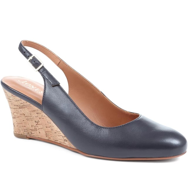 Add a touch of glamour to those occasionwear looks while keeping it comfortable with Zahra, seated on an easy wedge to distribute your weight and slingback strap across the heel to ensure they stay put.