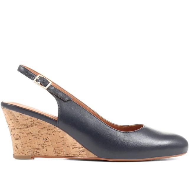 Add a touch of glamour to those occasionwear looks while keeping it comfortable with Zahra, seated on an easy wedge to distribute your weight and slingback strap across the heel to ensure they stay put.
