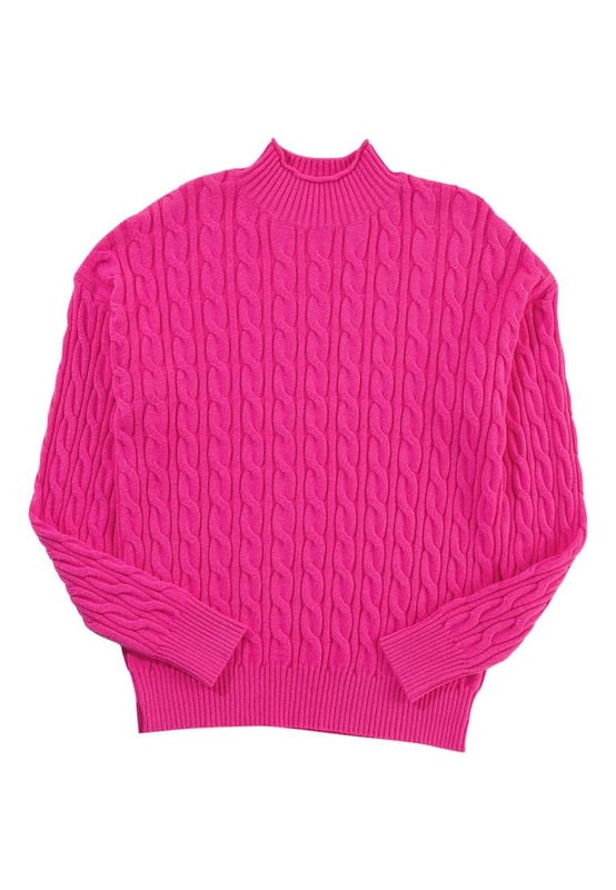 Rojo rosa sólido  
Detalles de punto de cable  
Cuello alto  
Hombro caído  
Silhouette relajada y moderna  
Se puede combinar fácilmente con varios pantalones  
Disponible en múltiples tallas  
Consulta la tabla de tallas para un ajuste preciso  
Material: 50% Viscosa, 28% Poliéster, 22% Poliamida  