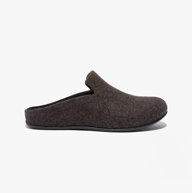 Women's Fit Flop Chrissie II Haus e01 Felt Slippers in Black Women's Fit Flop Chrissie II Haus e01 Felt Slippers.- Felt (Polyester) upper.- Slip on fastening.- iQushion Technology.- Slip-Resistant Rubber outsole. Ref: GQ4090.