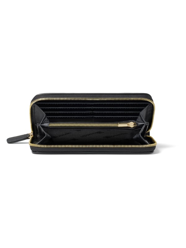 Cartera de mujer. El cierre es con cremallera. Los bolsillos internos son tarjeteros para billetes y monedas. Los bolsillos externos están ausentes. Falta la correa para el hombro. Falta el mango. Hay dos compartimentos internos. El material exterior es 50% poliéster, 50% poliuretano. Internamente es 80% Poliuretano, 20% Poliéster. Medidas: 18,5x10,5x3 cm. Producto de moda