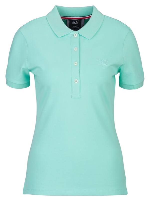 Sportliches Poloshirt mit klassischem Polokragen und dezentem Logo-Patch. Der Baumwoll-Elasthan-Mix sorgt für hohen Tragekomfort und eine perfekte Passform.