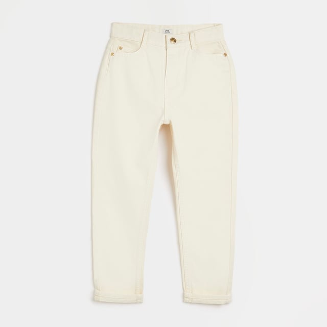 Mom fit, Denim fabric, Pockets, Belt loops, Button and zip fastening, Cotton for this product has been more responsibly sourced