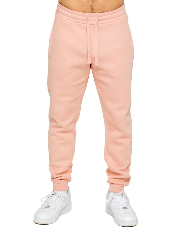 Ervaar ultiem comfort in onze Enzo Heren Joggingbroek met Regular Fit. Gemaakt met een zachte geborstelde binnenkant van fleece, zijn deze joggers perfect voor casual wear. Het manchetbeenontwerp en de elastische taille met trekkoorden zorgen voor de perfecte pasvorm. Met 2 zijdelingse insteekzakken kunt u gemakkelijk uw essentials meenemen.