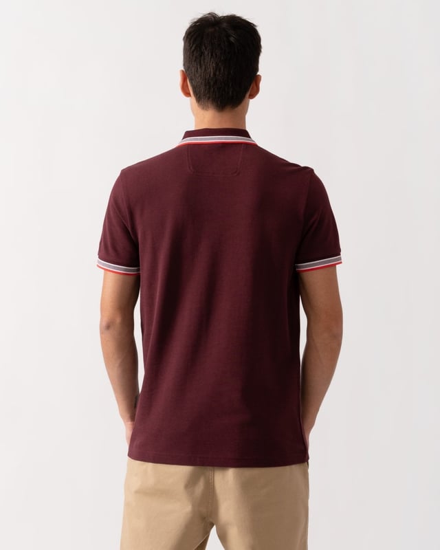 A signature polo shirt by BOSS Menswear, cut to a regular fit. Featuring contrast tipping and a logo at the left chest, this short-sleeved polo shirt is designed in cotton piqué and detailed with further BOSS branding at the undercollar.
Regular fitFlat-knit collarNumber of buttons: 3Short sleevesFlat-knit cuffsStandard length
100% Cotton
50469055