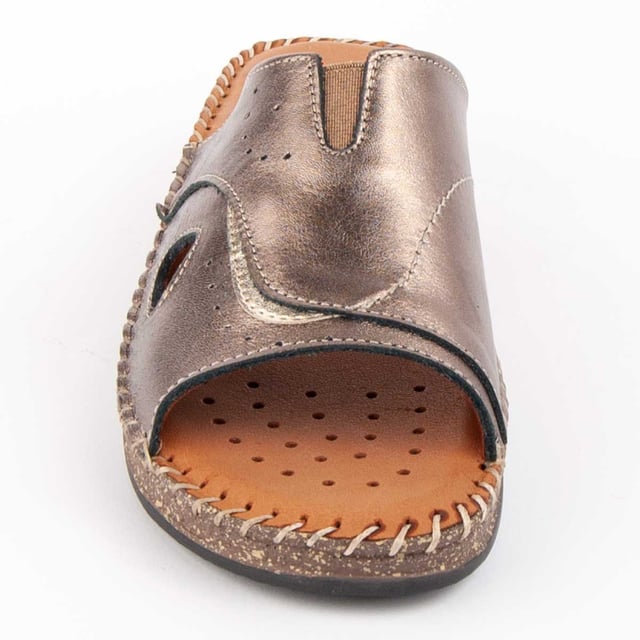 Garantía Purapiel, 10 años de garantía. Sandalia de cuña para mujer. Hecha en piel natural. Calce cómodo. Fabricado por otras marcas para nuestra marca. Medidas aproximadas: 4 cm de cuña.
