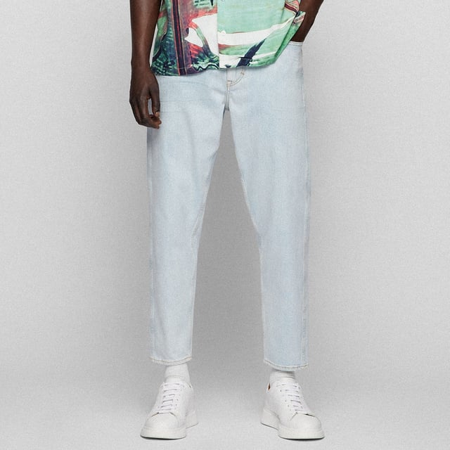 Men's Boss Tatum BC-C Jeans.- Responsible style.- Made from more sustainable certificated material for a reduced impact on the planet.- Iconic 90's acid wash.- Marble look created by random bleach.- Candiani denim. Material: 98% Cotton, 2% Elastane. Ref: 50473424440.