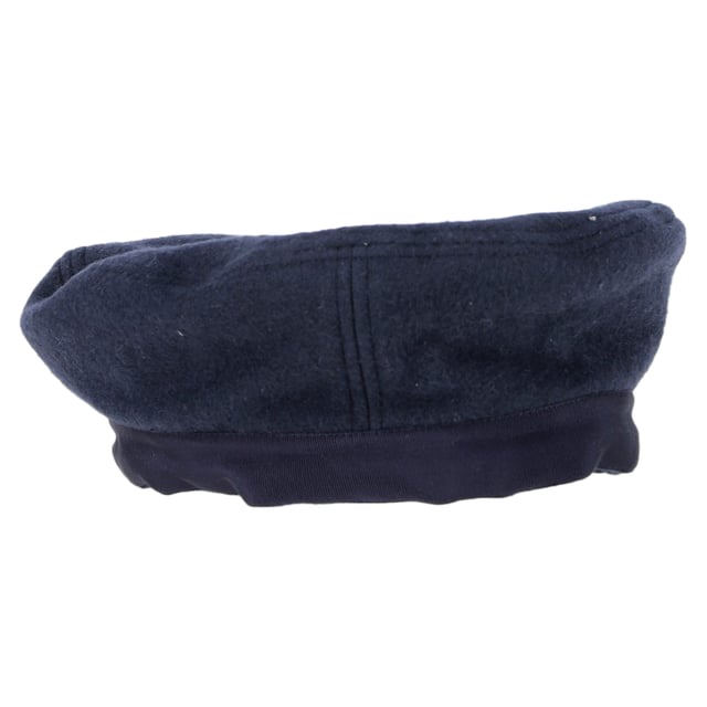 VINTAGE, RRP AS NEW
The Gucci Bow Detail Beret Hat in Navy Blue Wool offers a sophisticated twist on a classic accessory, blending timeless style with a modern touch. Crafted from premium wool, this beret features a sleek navy hue and an elegant bow detail, adding a refined and playful element to any outfit. Perfect for the fashion-forward man, it elevates both casual and tailored looks with ease. Pair it with a tailored coat and boots for a stylish winter ensemble, or wear it with a relaxed sweater and jeans for a chic, off-duty vibe.

 Gucci Bow Detail Beret Hat in Navy Blue Wool

Condition: Very good
Signs of wear: Minor signs of wear
Packaging: None
Color: Blue | navy blue
Material: Wool
Size: One size
Measurements: Height: 80; Length: 200
SKU: MRPPUGBAC458827M