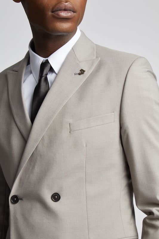 Founded in Texas in 1920, and re-emerging as a menswear favourite in the UK in the 70s, Farah's storied history has seen it a key player in the signature style of Mods, Rude Boys, Casuals, and the 90s music scene - so the brand knows a thing or two about crafting well-constructed, versatile clothing.Discover sharp suiting from a true menswear titan, informed by decades of tailoring expertise.