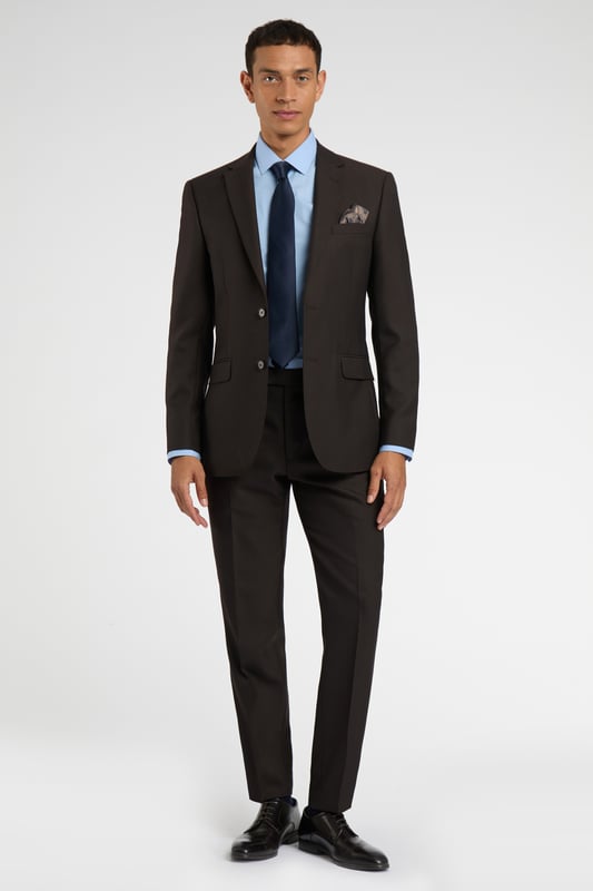 Founded in 1991, Racing Green is a contemporary, understated brand for the man who loves quality and meticulous attention to detail. The brand's British heritage remains true to its core, weaving its passion for timeless pieces with modern staples, such as plain two-piece suits for the office, or something to make a statement. The collection includes suit jackets, formal shirts, ties and more - all in traditional styles with a contemporary twist.